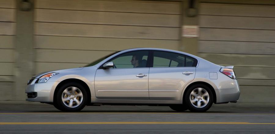  Nissan Altima V6 2007 года  (фото 18 из 37)